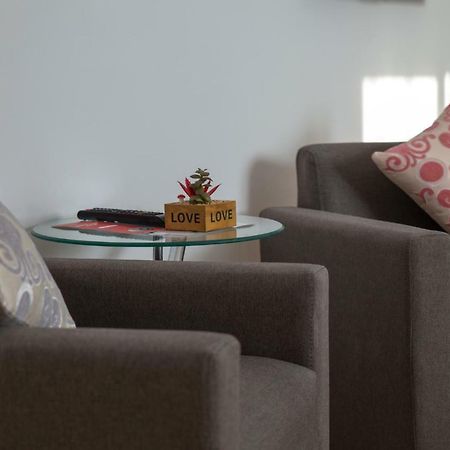 Airport Rest Apartments Белград Екстериор снимка