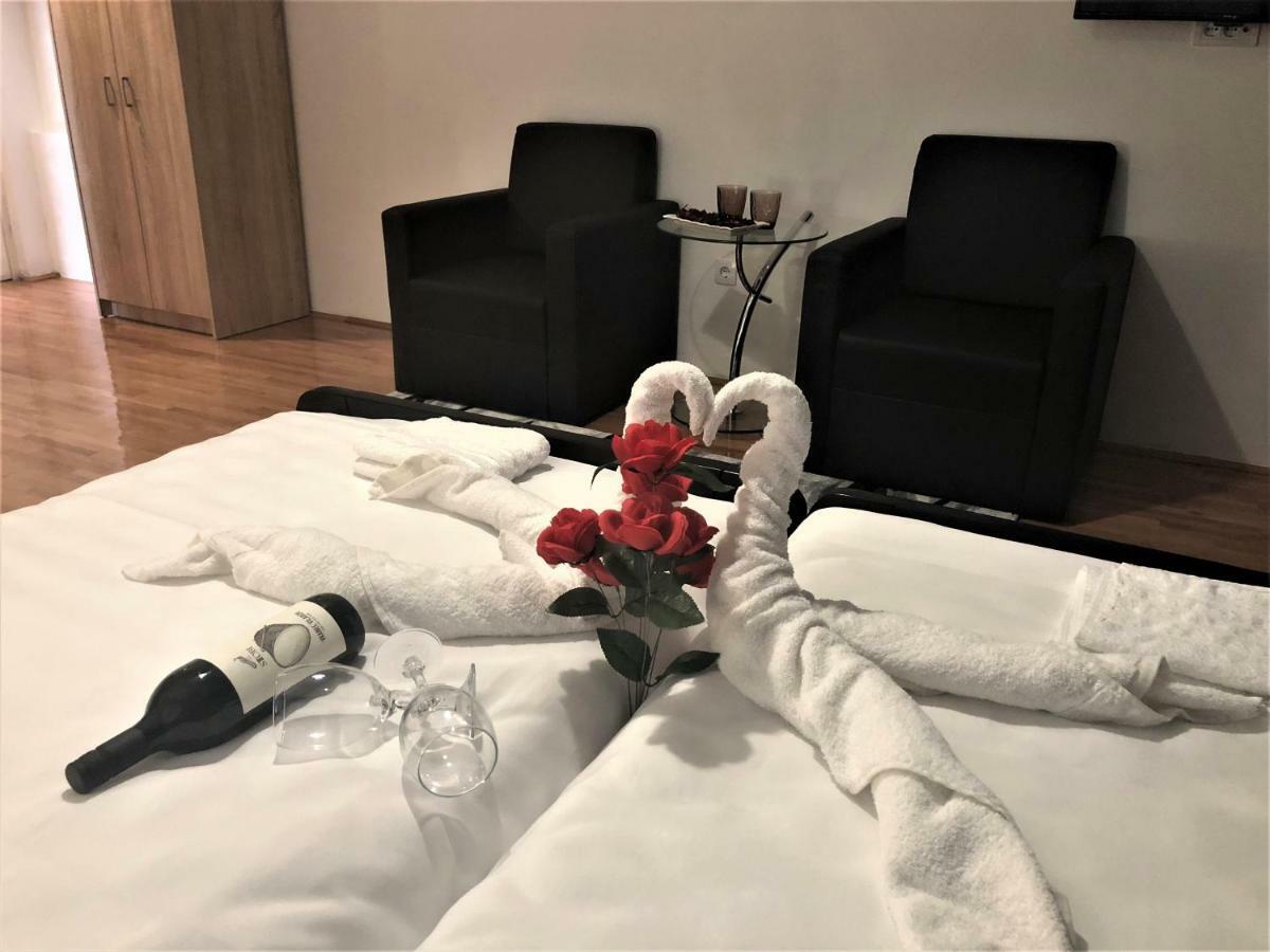 Airport Rest Apartments Белград Екстериор снимка