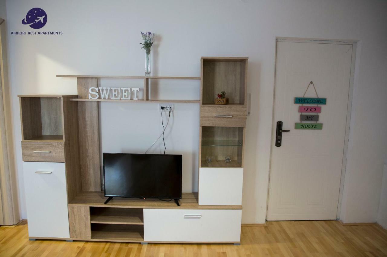 Airport Rest Apartments Белград Екстериор снимка