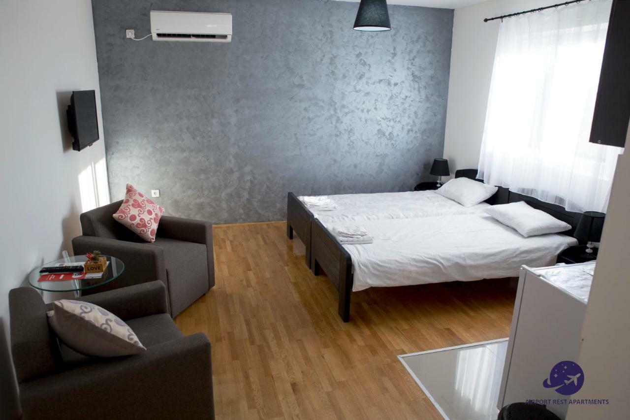 Airport Rest Apartments Белград Екстериор снимка