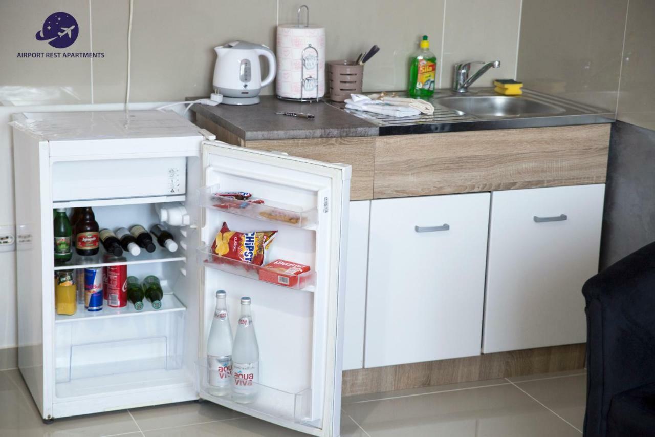 Airport Rest Apartments Белград Екстериор снимка