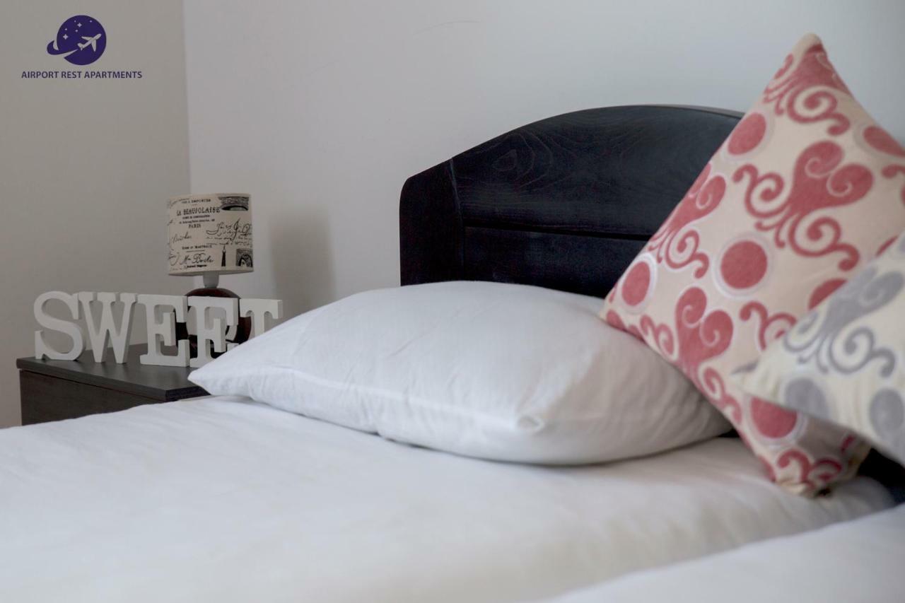 Airport Rest Apartments Белград Екстериор снимка