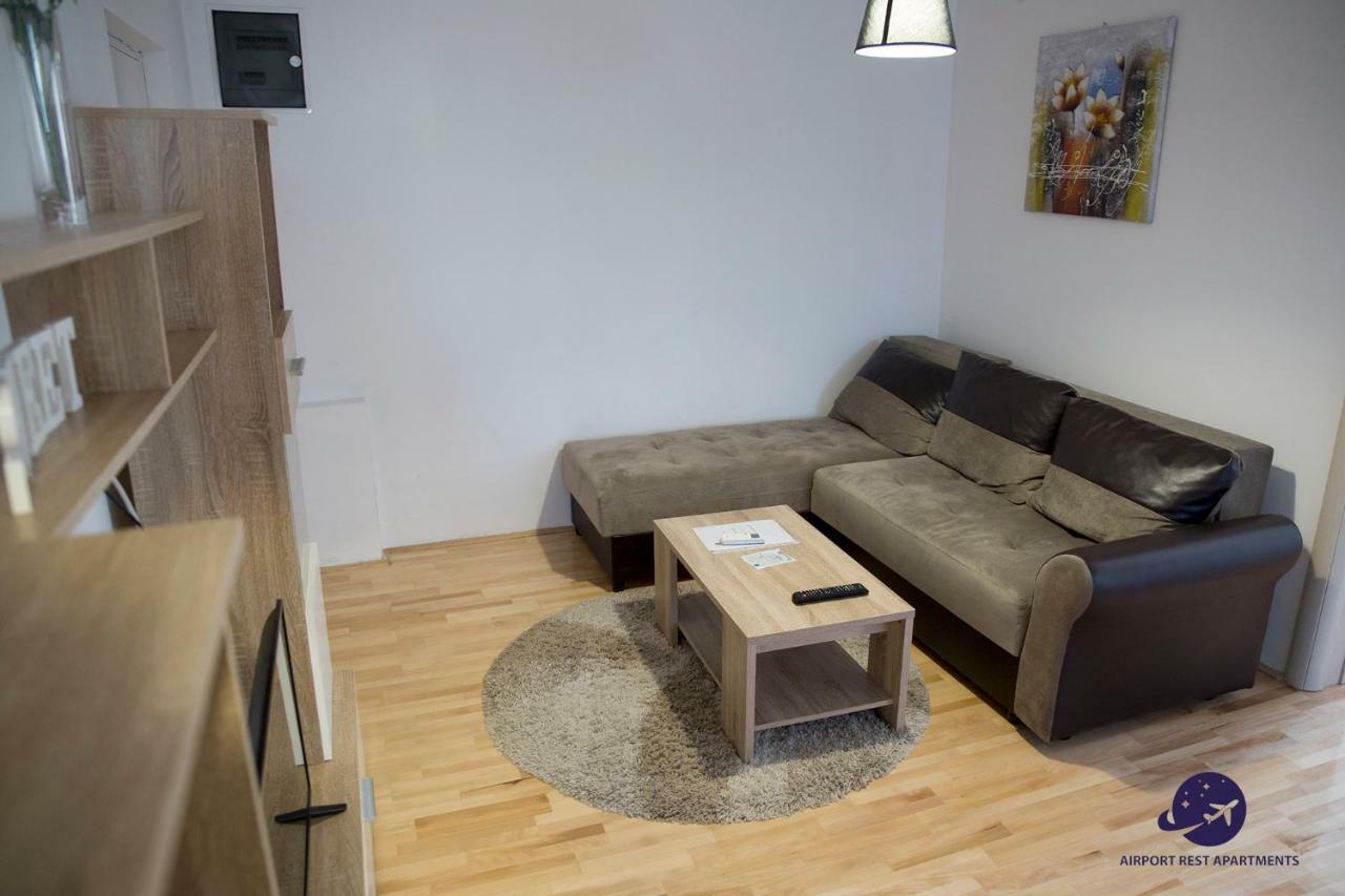 Airport Rest Apartments Белград Екстериор снимка