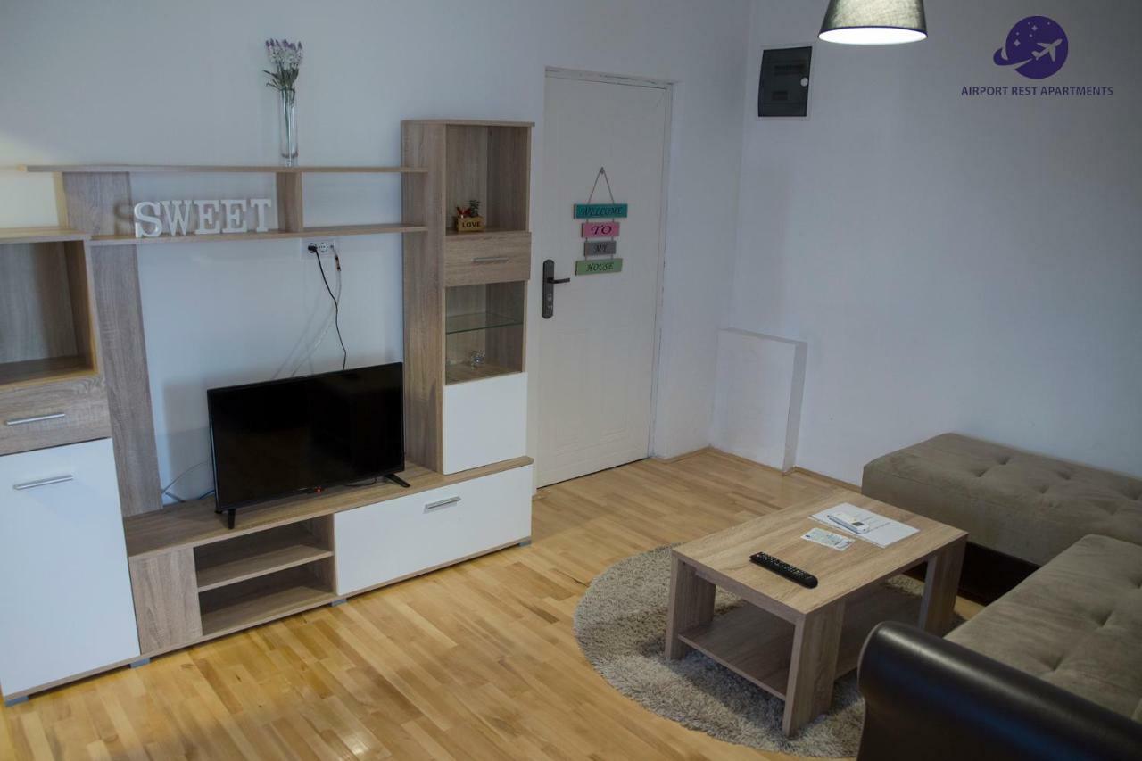 Airport Rest Apartments Белград Екстериор снимка