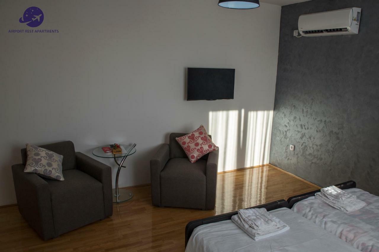 Airport Rest Apartments Белград Екстериор снимка