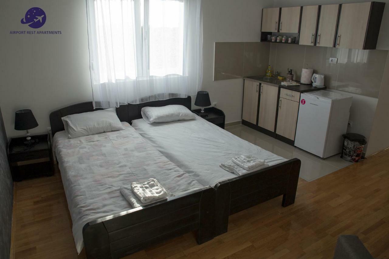 Airport Rest Apartments Белград Екстериор снимка