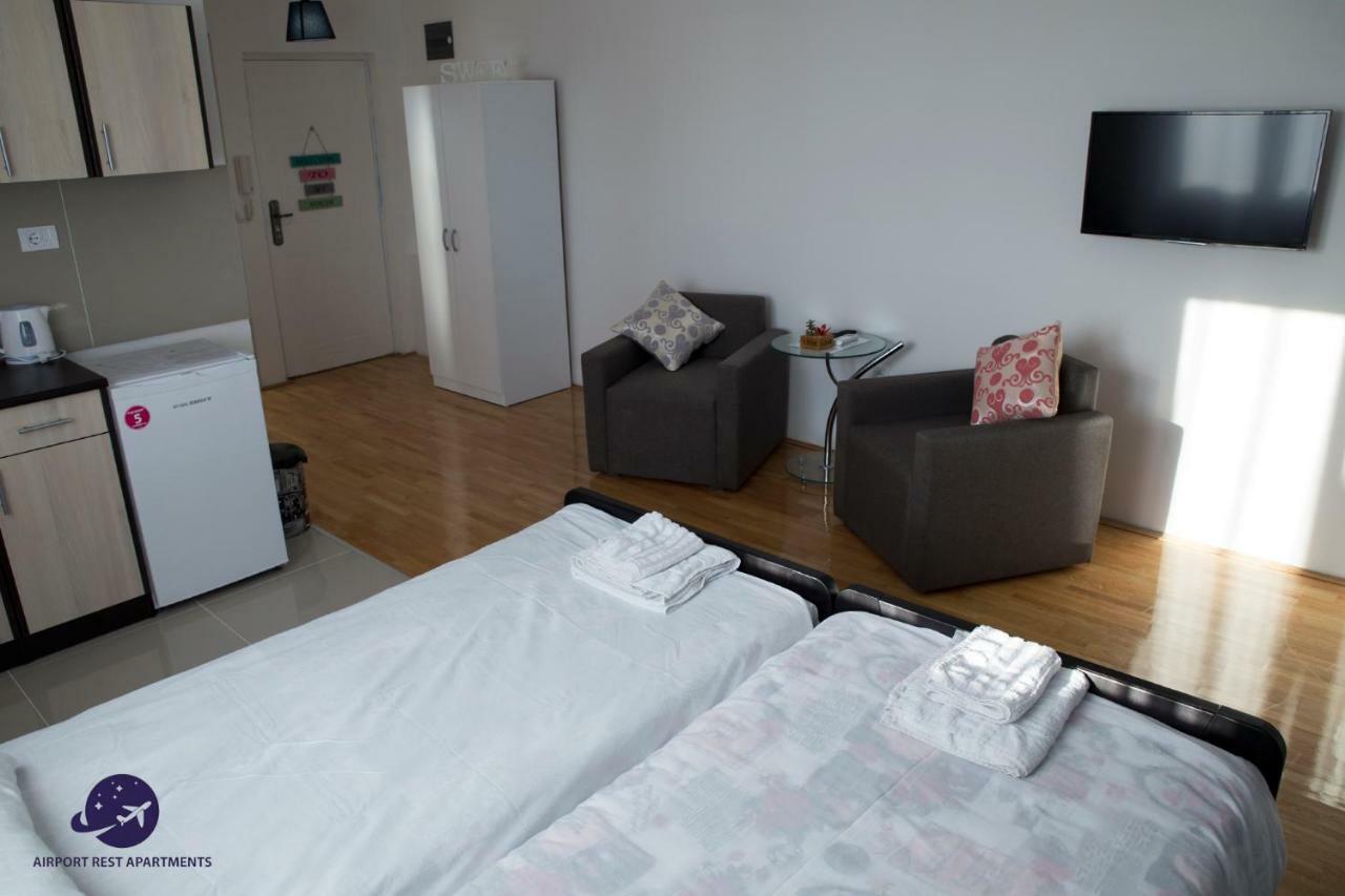 Airport Rest Apartments Белград Екстериор снимка