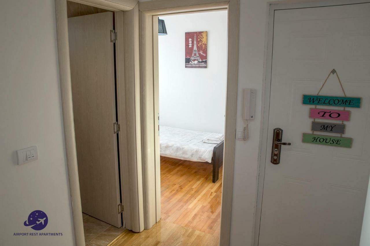 Airport Rest Apartments Белград Екстериор снимка
