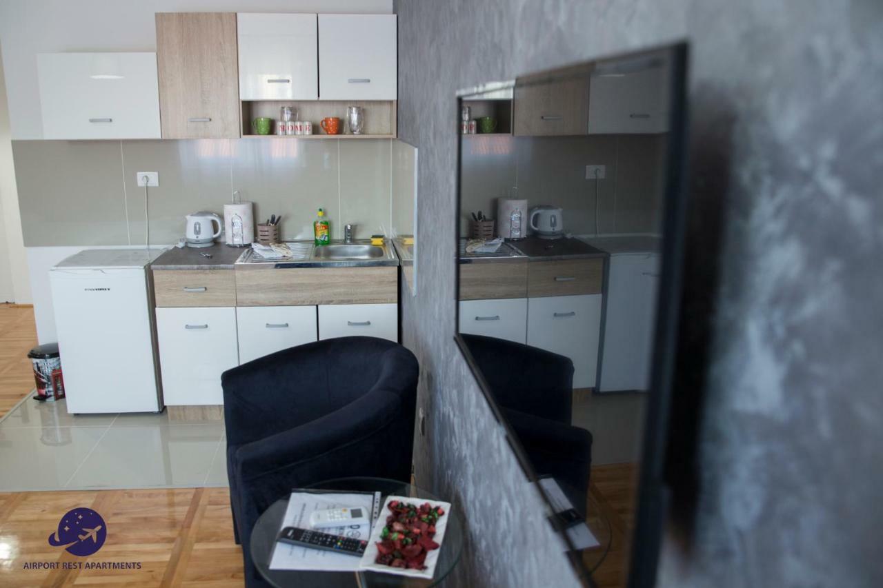 Airport Rest Apartments Белград Екстериор снимка